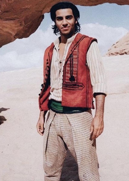 Mena Massoud photo
