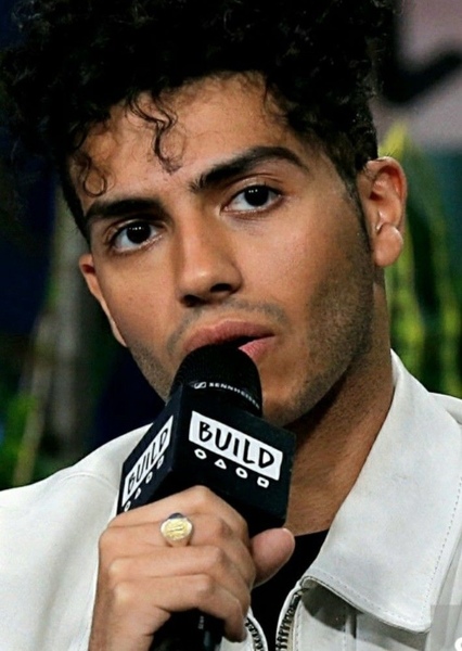 Mena Massoud photo