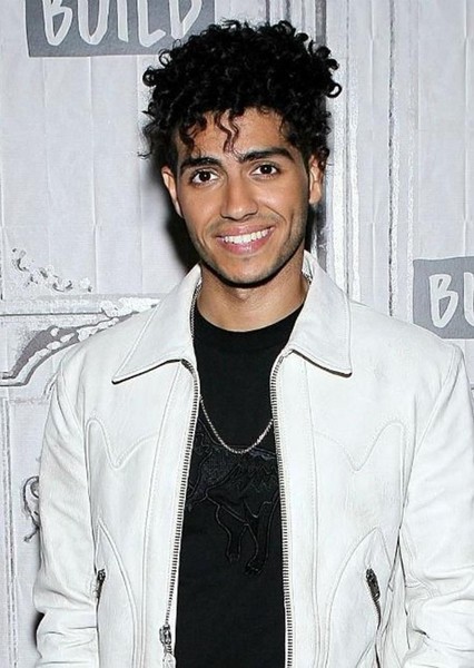 Mena Massoud photo