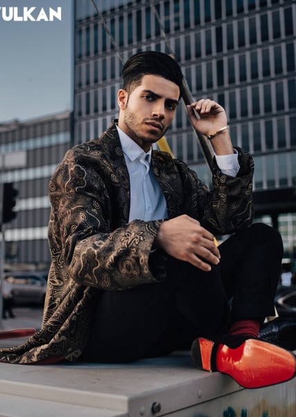 Mena Massoud photo