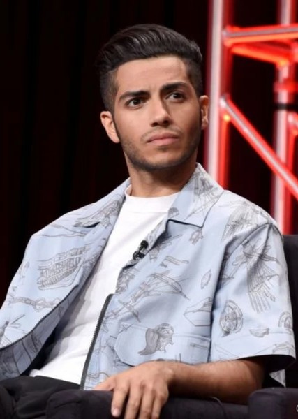 Mena Massoud photo