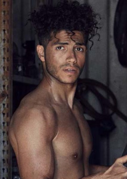 Mena Massoud photo