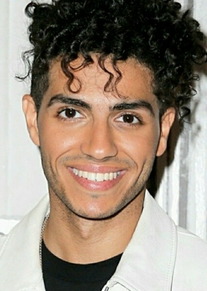 Mena Massoud photo