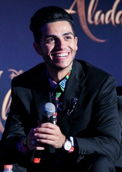 Mena Massoud photo