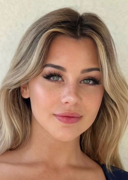 Mercedes Blanche photo