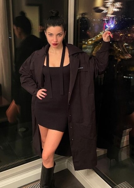 Merve Boluğur photo