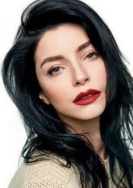 Merve Boluğur photo