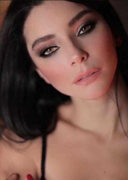 Merve Boluğur photo