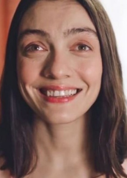 Merve Dizdar photo