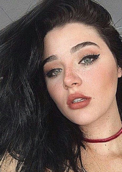 Mia Alves photo