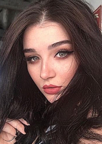 Mia Alves photo