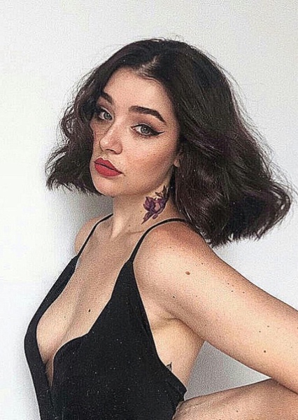 Mia Alves photo