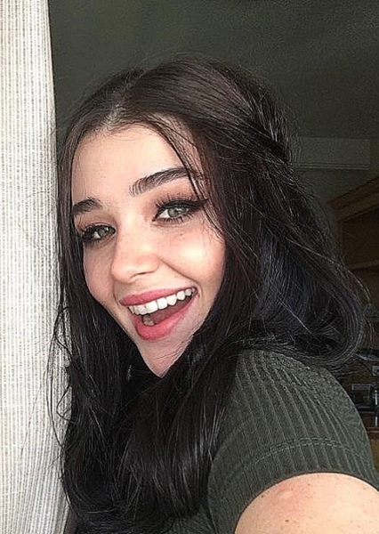 Mia Alves photo