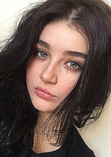 Mia Alves photo
