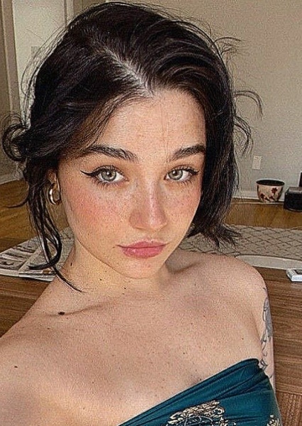 Mia Alves photo