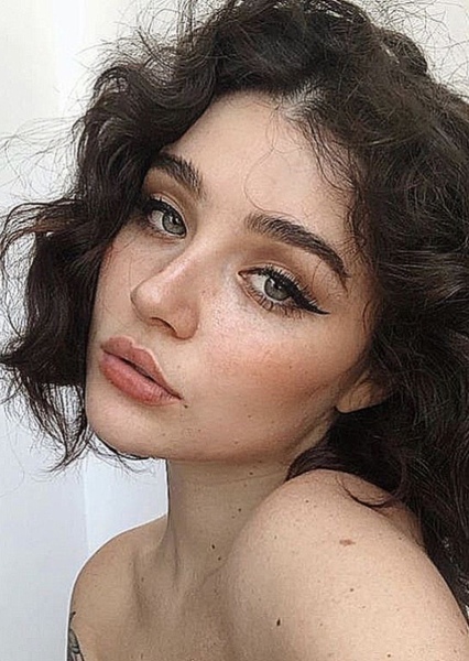 Mia Alves photo