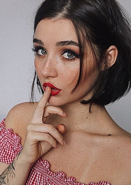 Mia Alves photo