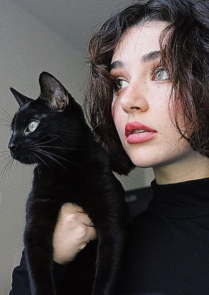 Mia Alves photo
