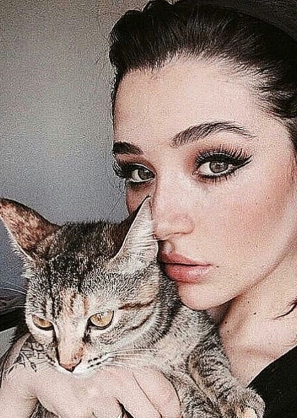 Mia Alves photo