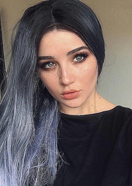 Mia Alves photo