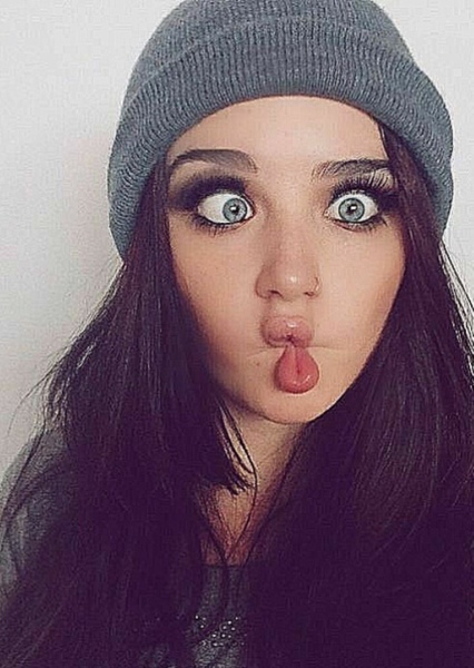Mia Alves photo