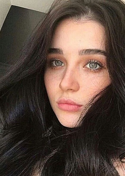 Mia Alves photo