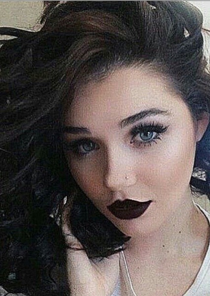 Mia Alves photo