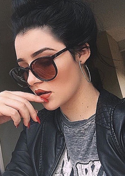 Mia Alves photo