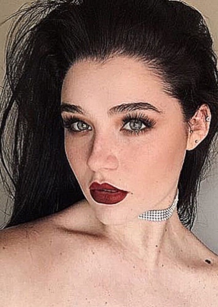 Mia Alves photo