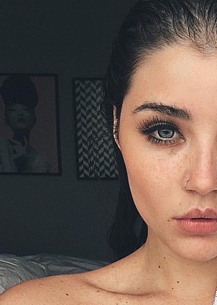 Mia Alves photo
