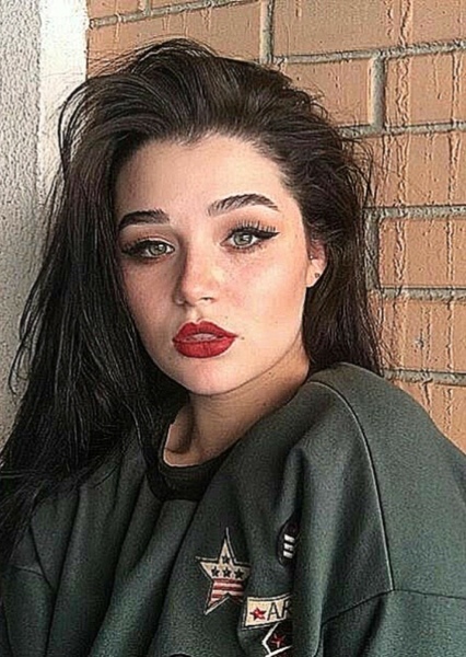 Mia Alves photo