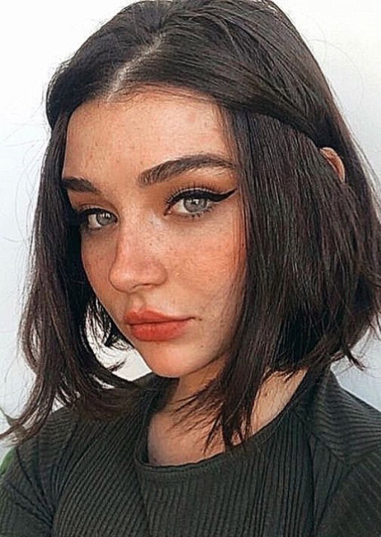 Mia Alves photo