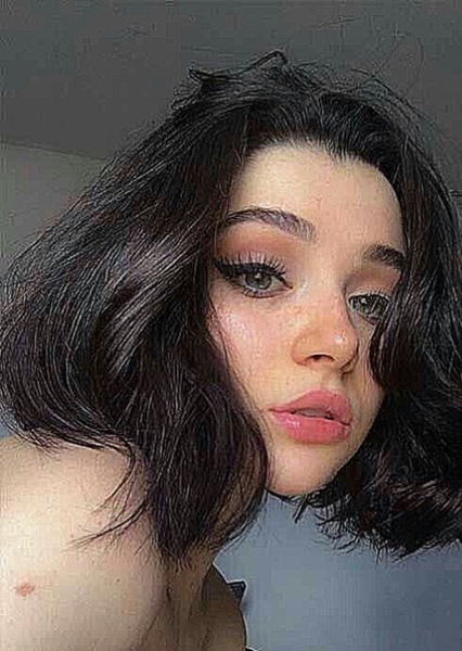 Mia Alves photo