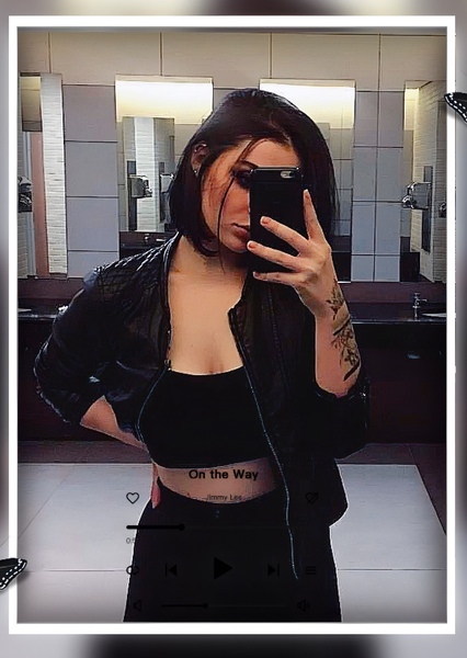 Mia Alves photo