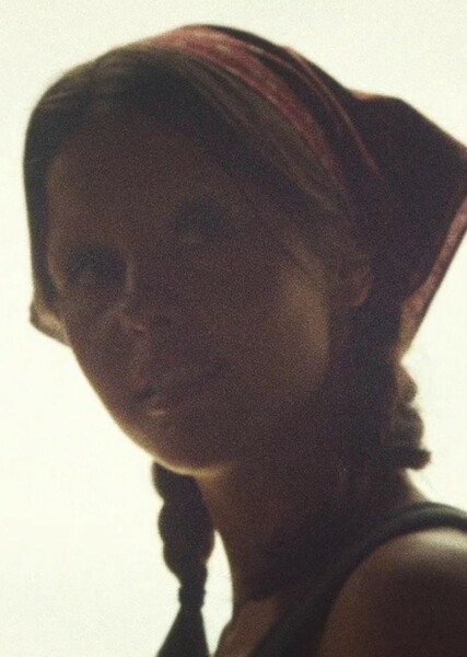 Mia Goth photo