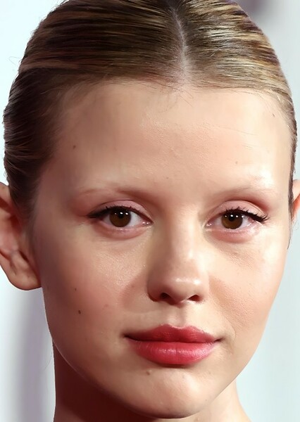 Mia Goth photo