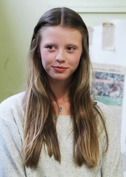 Mia Goth photo