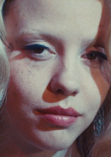 Mia Goth photo