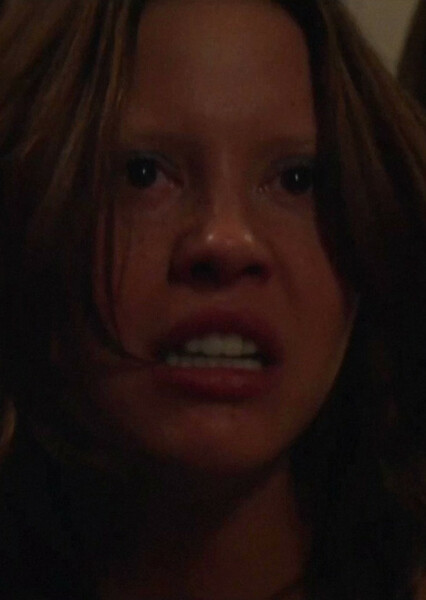 Mia Goth photo