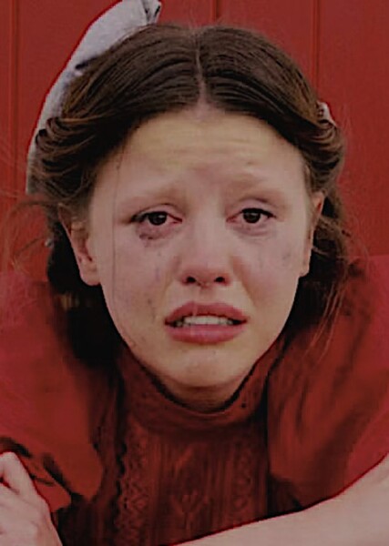Mia Goth photo