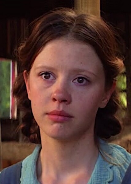Mia Goth photo