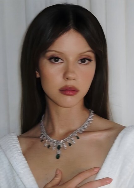 Mia Goth photo