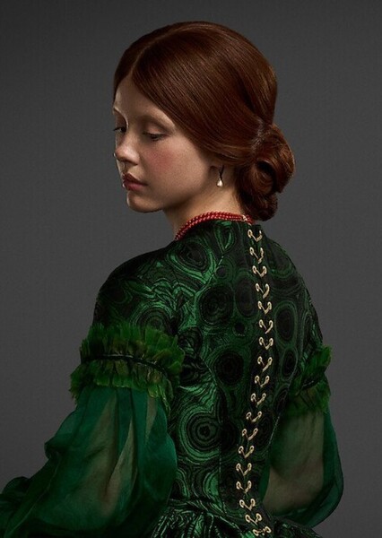 Mia Goth photo