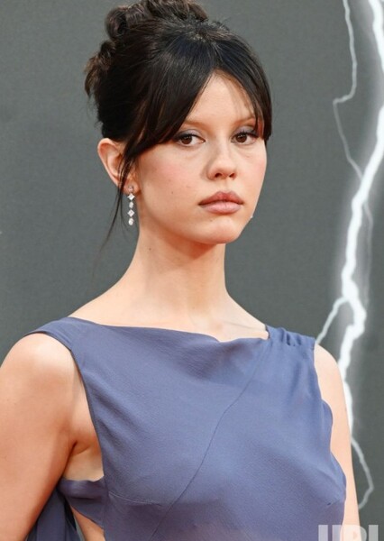 Mia Goth photo
