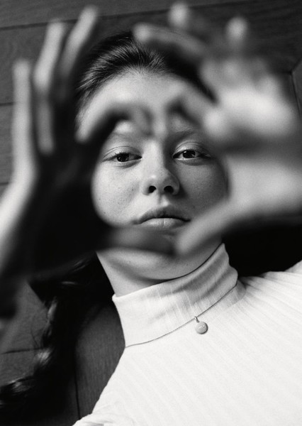 Mia Goth photo