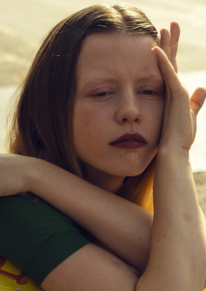 Mia Goth photo