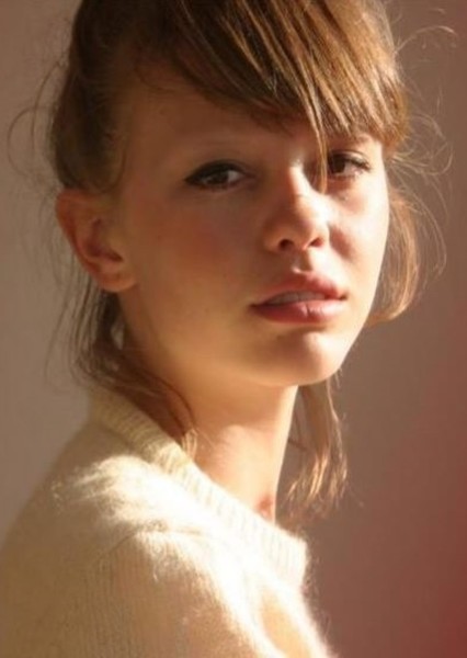 Mia Goth photo