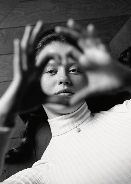 Mia Goth photo