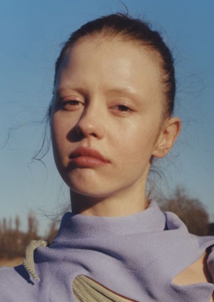 Mia Goth photo