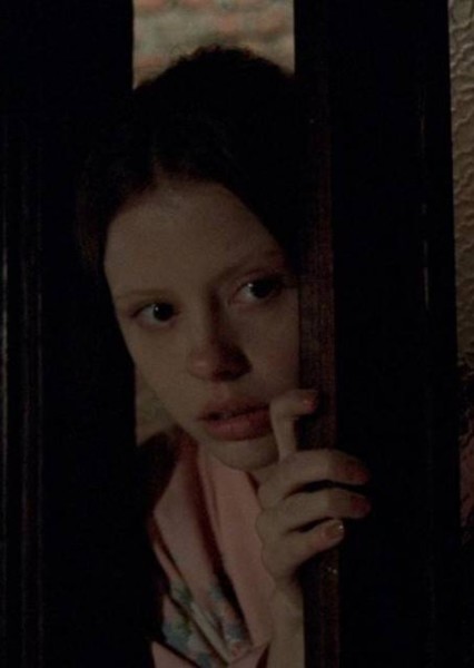 Mia Goth photo